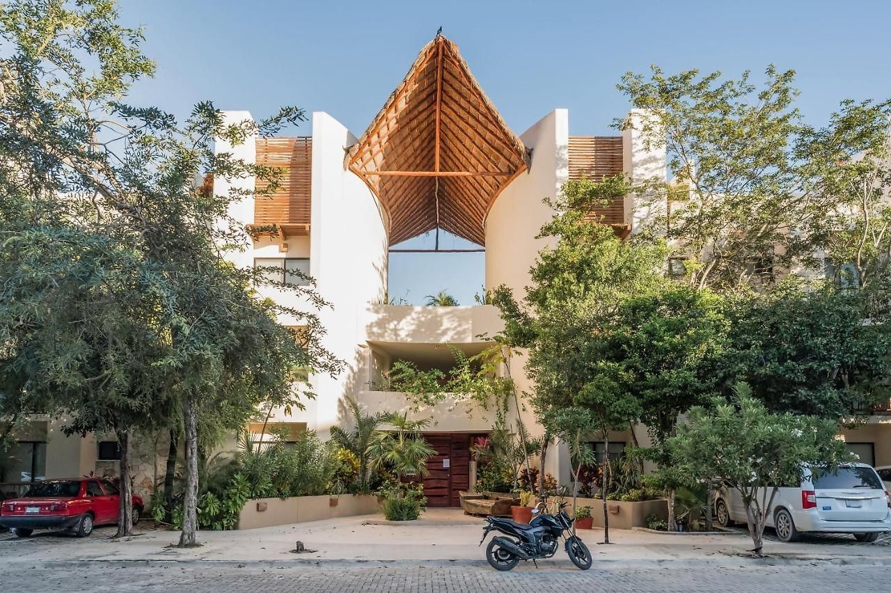 Stylish 2b With Direct Pool Access In Aldea Zama *