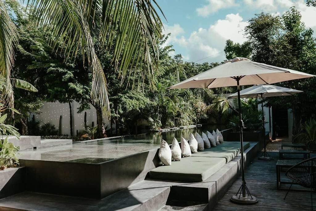 16tulum Villa