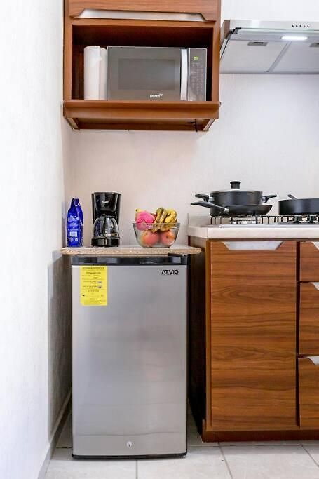 Cozy Oasis: 2-bedroom W/ Pool Apartment