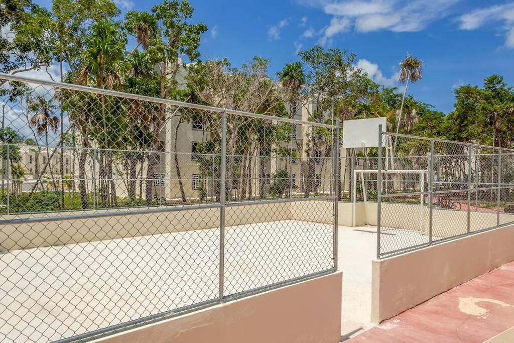 Apartment Cozy Oasis: 2-bedroom W/ Pool