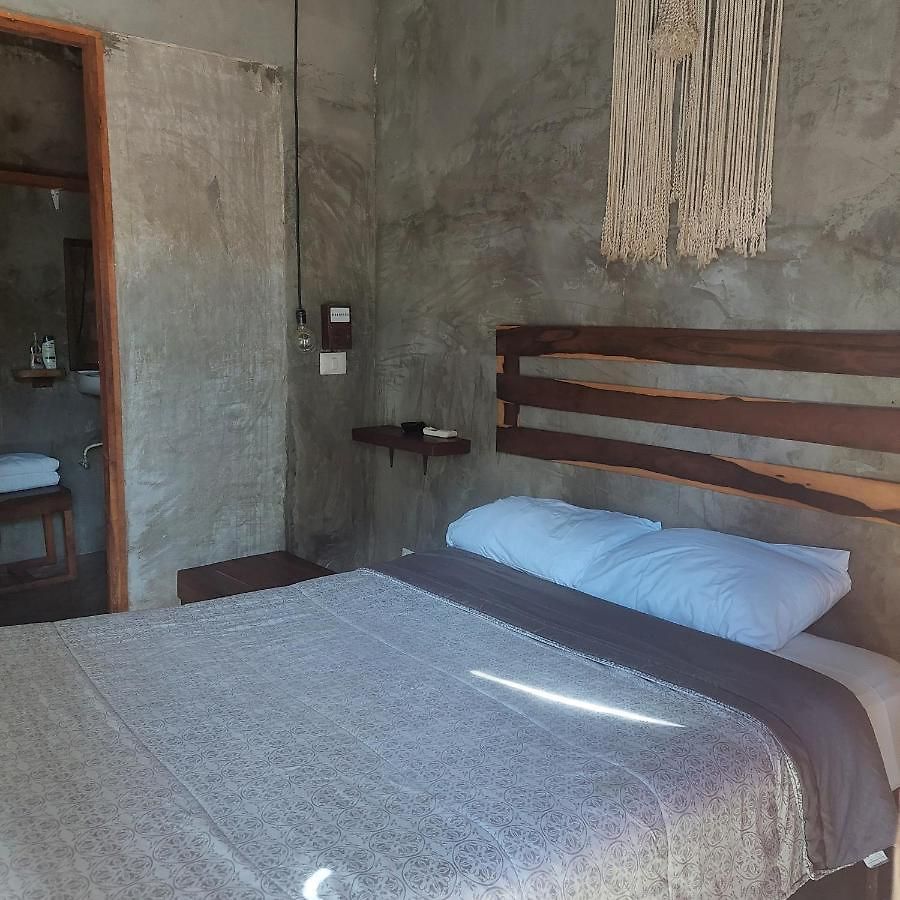 Studio 11 Hotel
