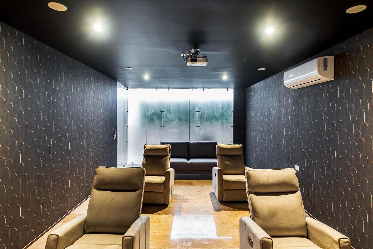 Apartment At Menesse