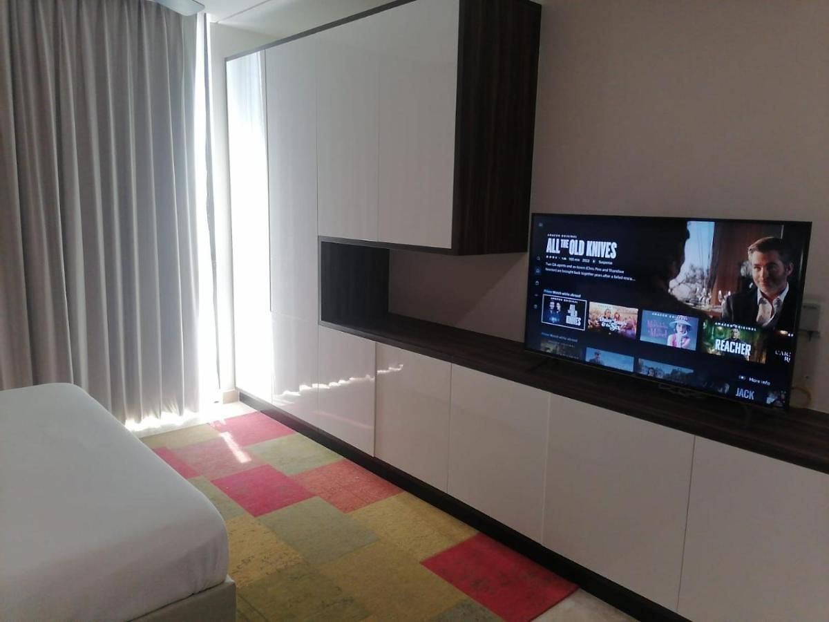 Modern Luxurious And Comfortable *