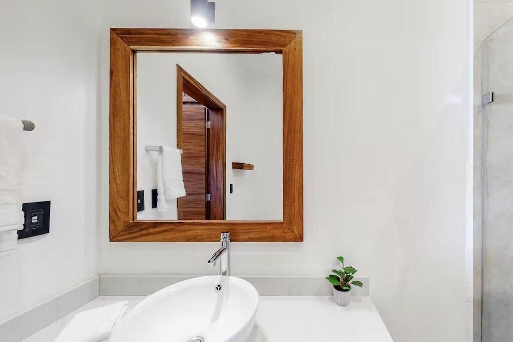 Apartment Spacious Condo, Beautiful Pool, Wi-fi - Casa Kaanal 104 *