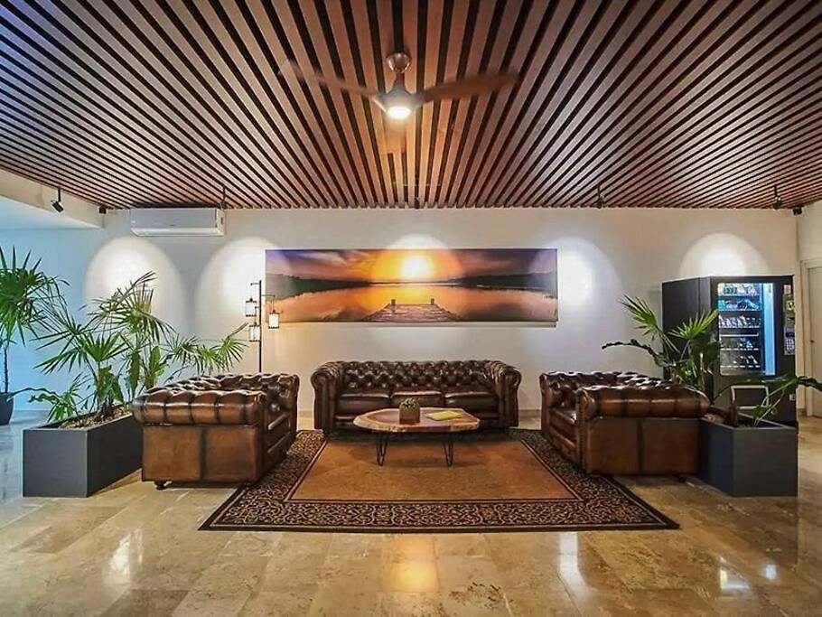 2 Bedroom With Rooftop Pool And Gym