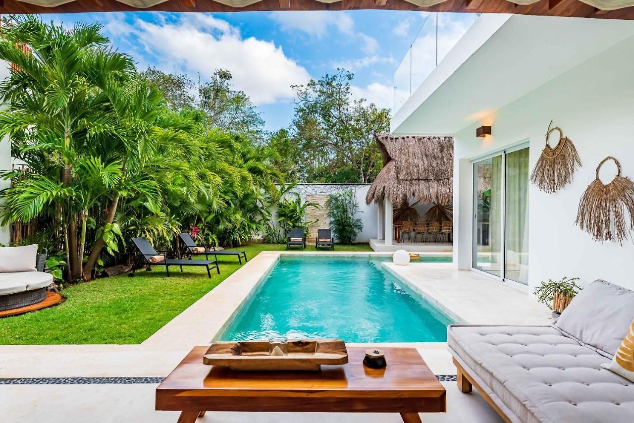 Ek'balam & Flamingo, Luxury Villas, Private Pool, Private Garden, Jacuzzi, 24h Security