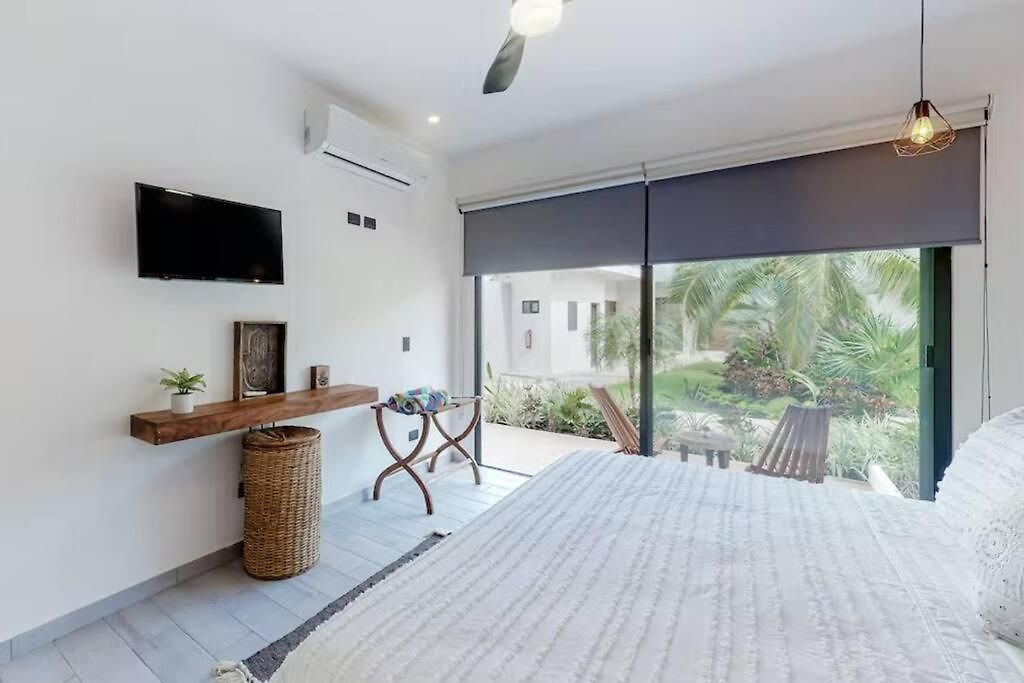 Spacious Condo, Beautiful Pool, Wi-fi - Casa Kaanal 104 *