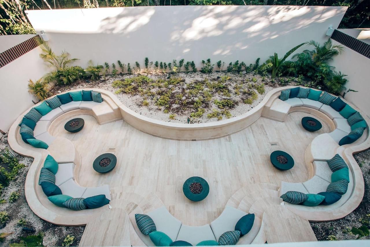 Modern Chic 1 Bedroom W/ Rooftop Infinity Pool