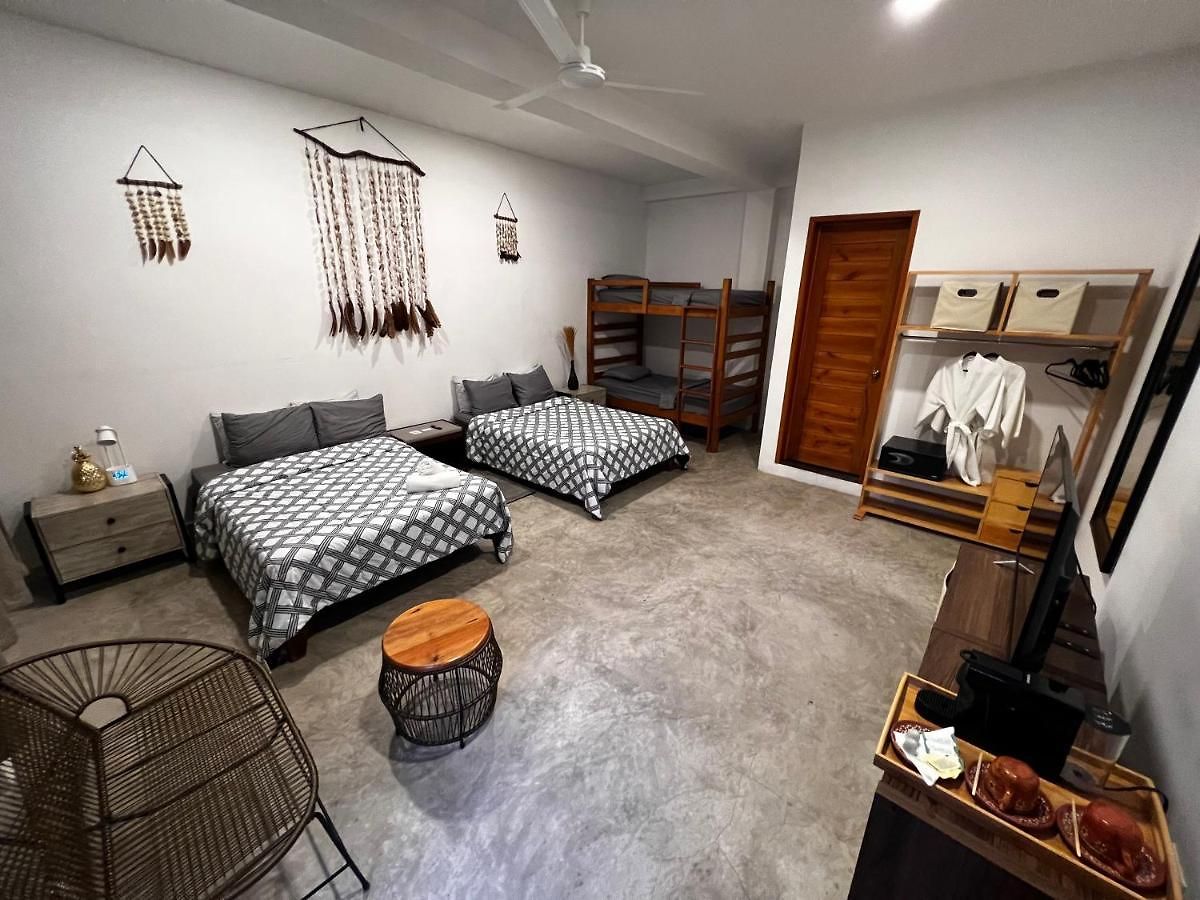 Del Jaguar Hotel