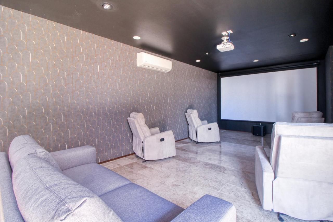 Hotel Menesse #022