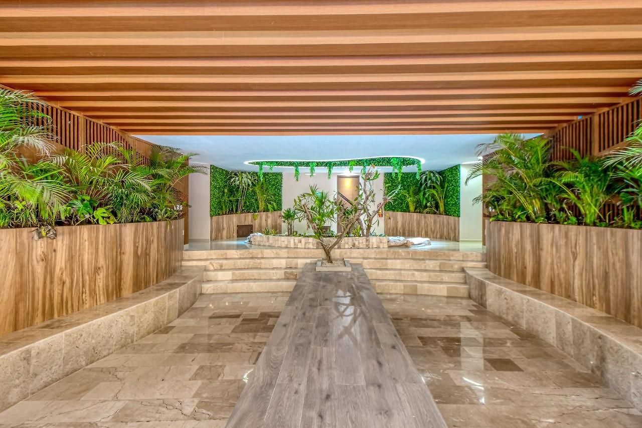 Menesse #022 * Tulum