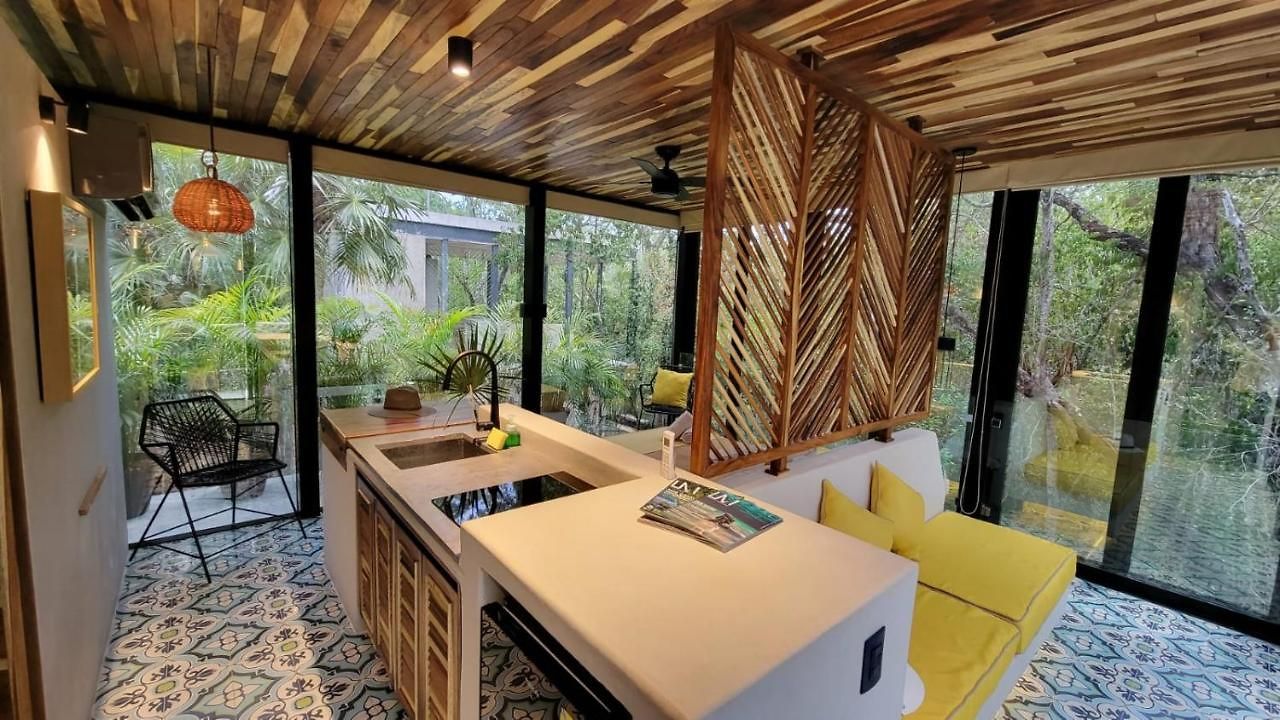 Cubo Invisible En La Selva Apartahotel