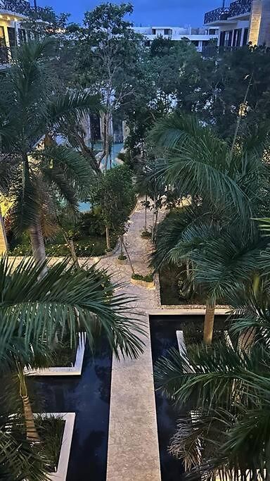 Hotel Palais By The Spot