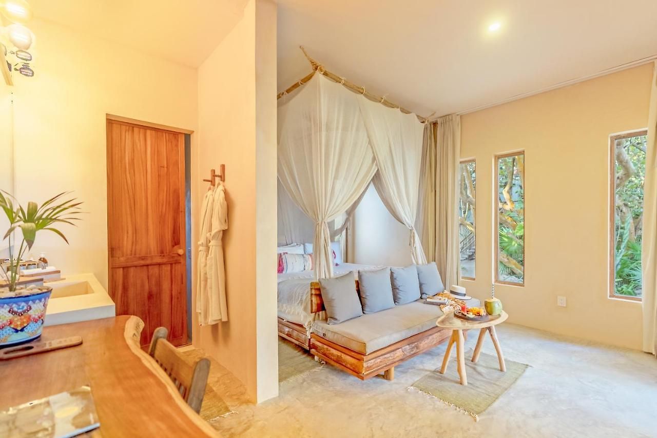 Ahau Beachfront (adults Only) Hotel