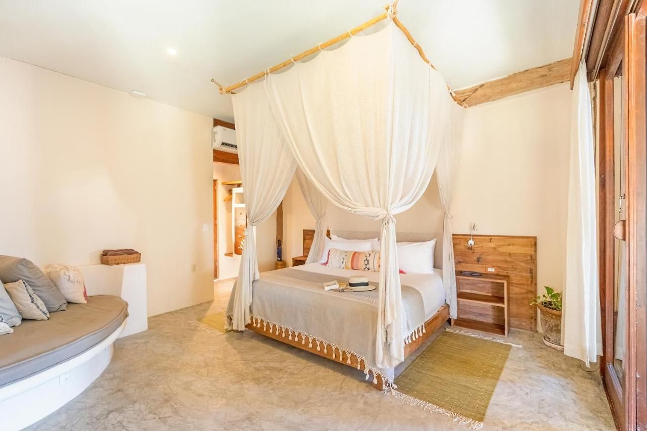 Hotel Ahau Beachfront (adults Only)