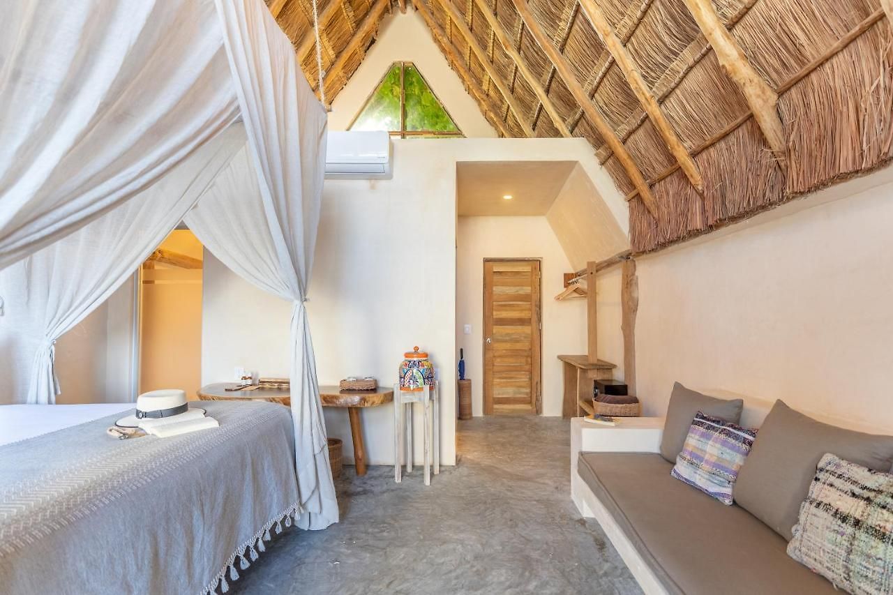 Hotel Ahau Beachfront (adults Only)