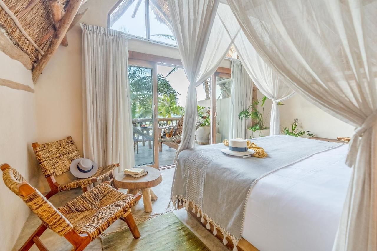 Ahau Beachfront (adults Only) 4*