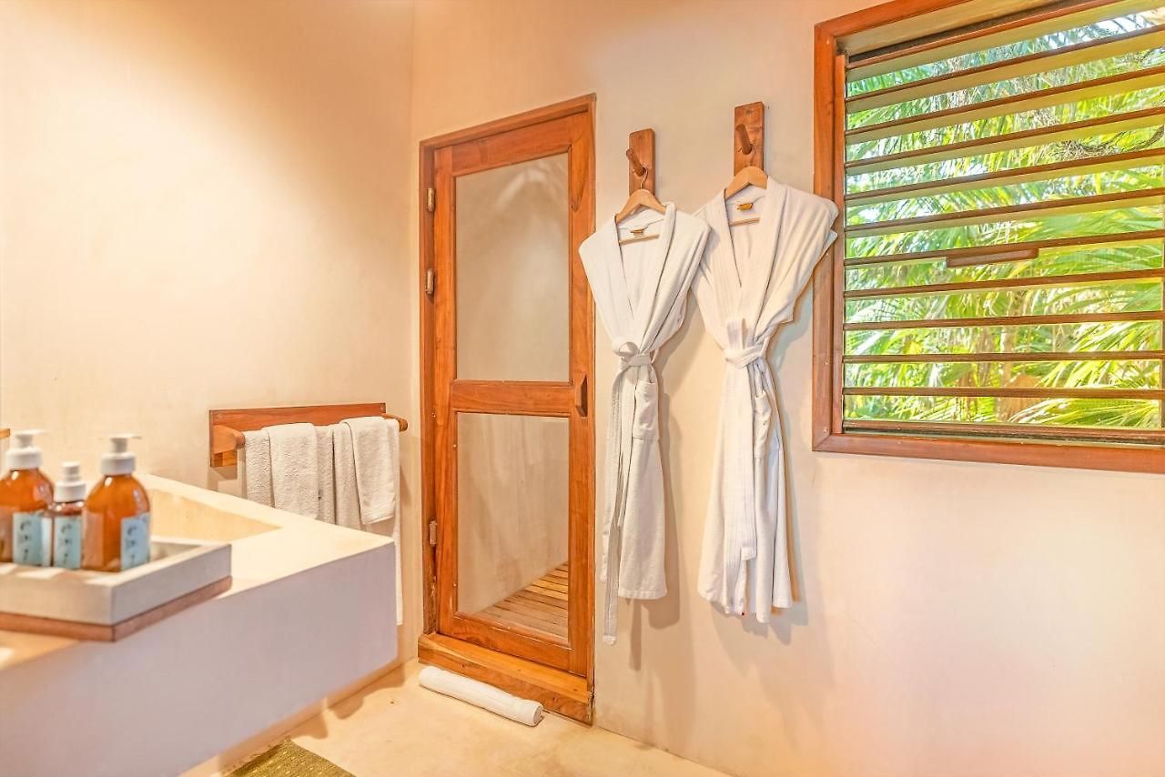 Ahau Beachfront (adults Only) Hotel
