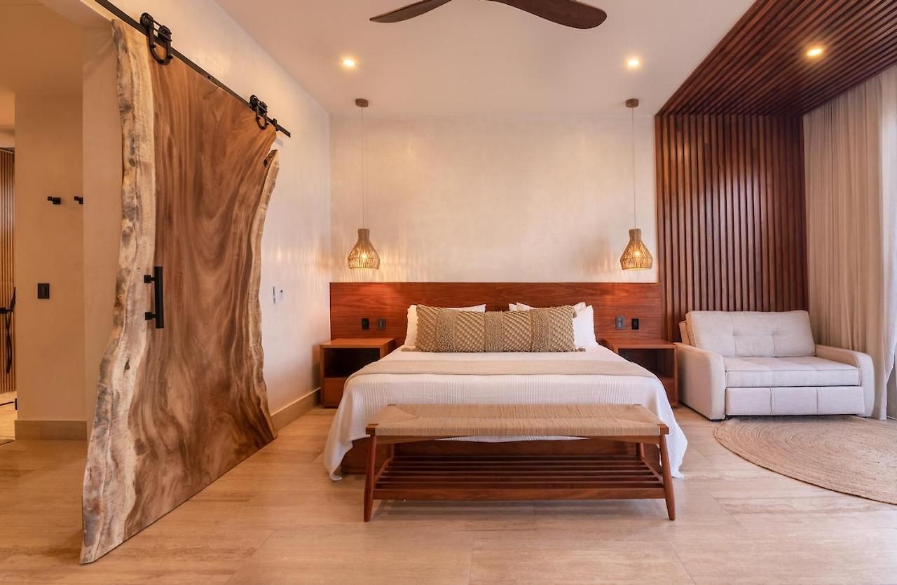 Villa Tulumar Beachfront Luxury Villa- Full Service