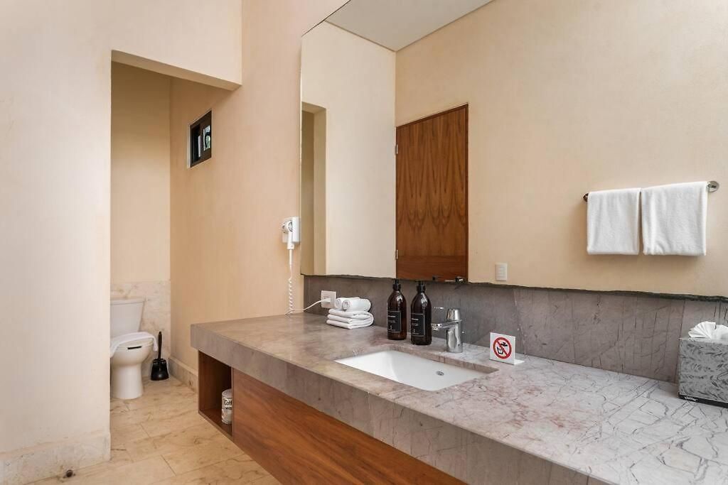 With Jacuzzi & Pool With Great Concierge Service Villa *