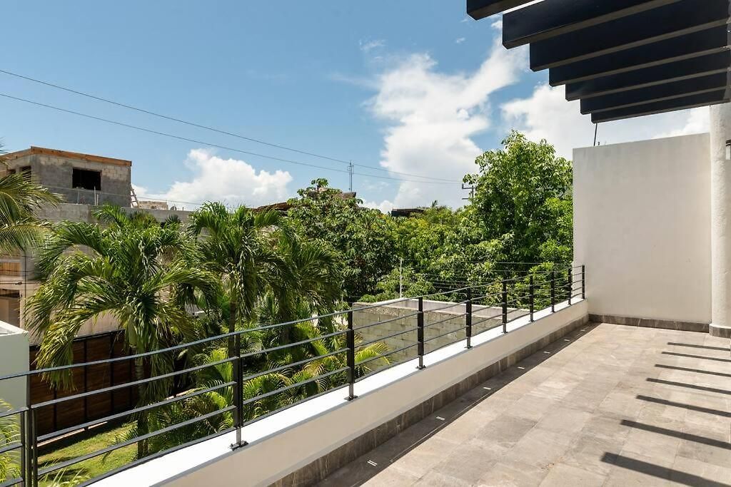 With Jacuzzi & Pool With Great Concierge Service Villa