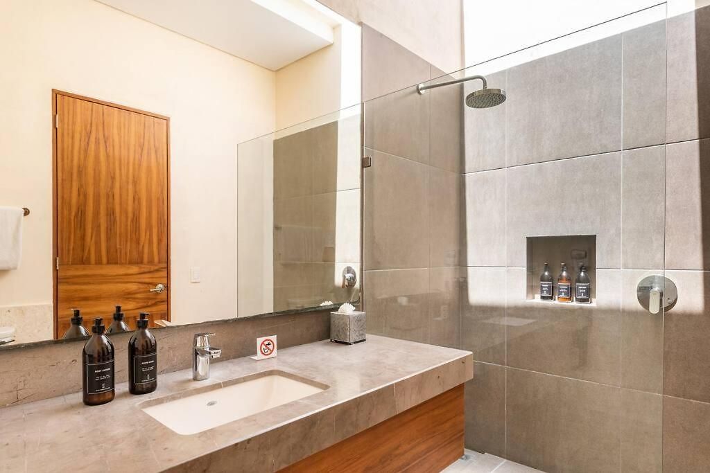 Villa With Jacuzzi & Pool With Great Concierge Service *