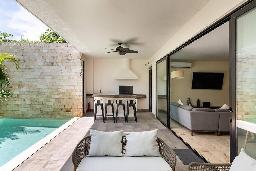 Villa With Jacuzzi & Pool With Great Concierge Service