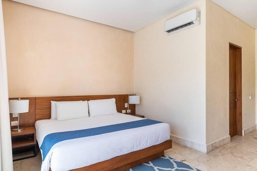 With Jacuzzi & Pool With Great Concierge Service *