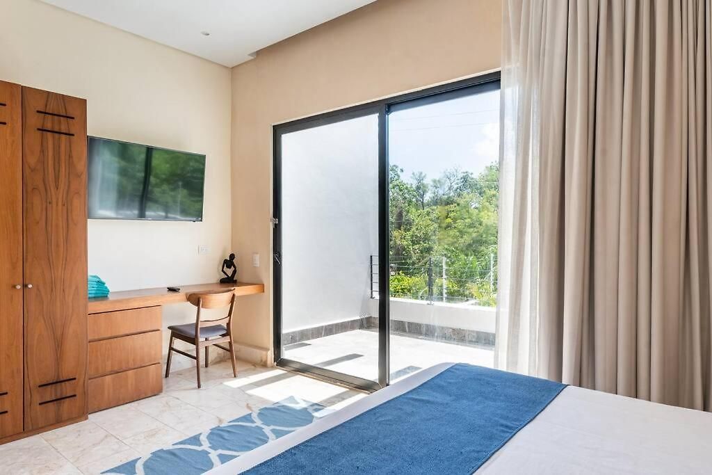 With Jacuzzi & Pool With Great Concierge Service