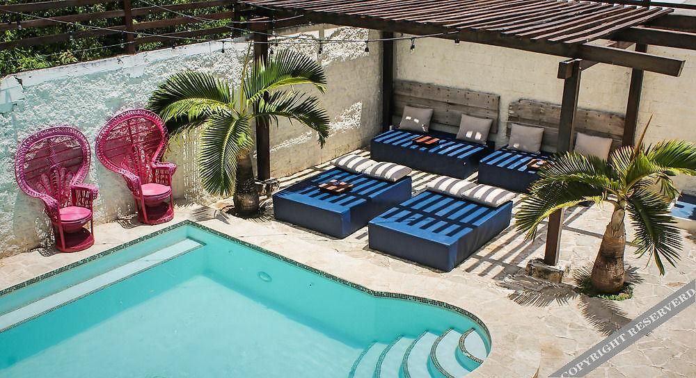 Howlita - Adult Only