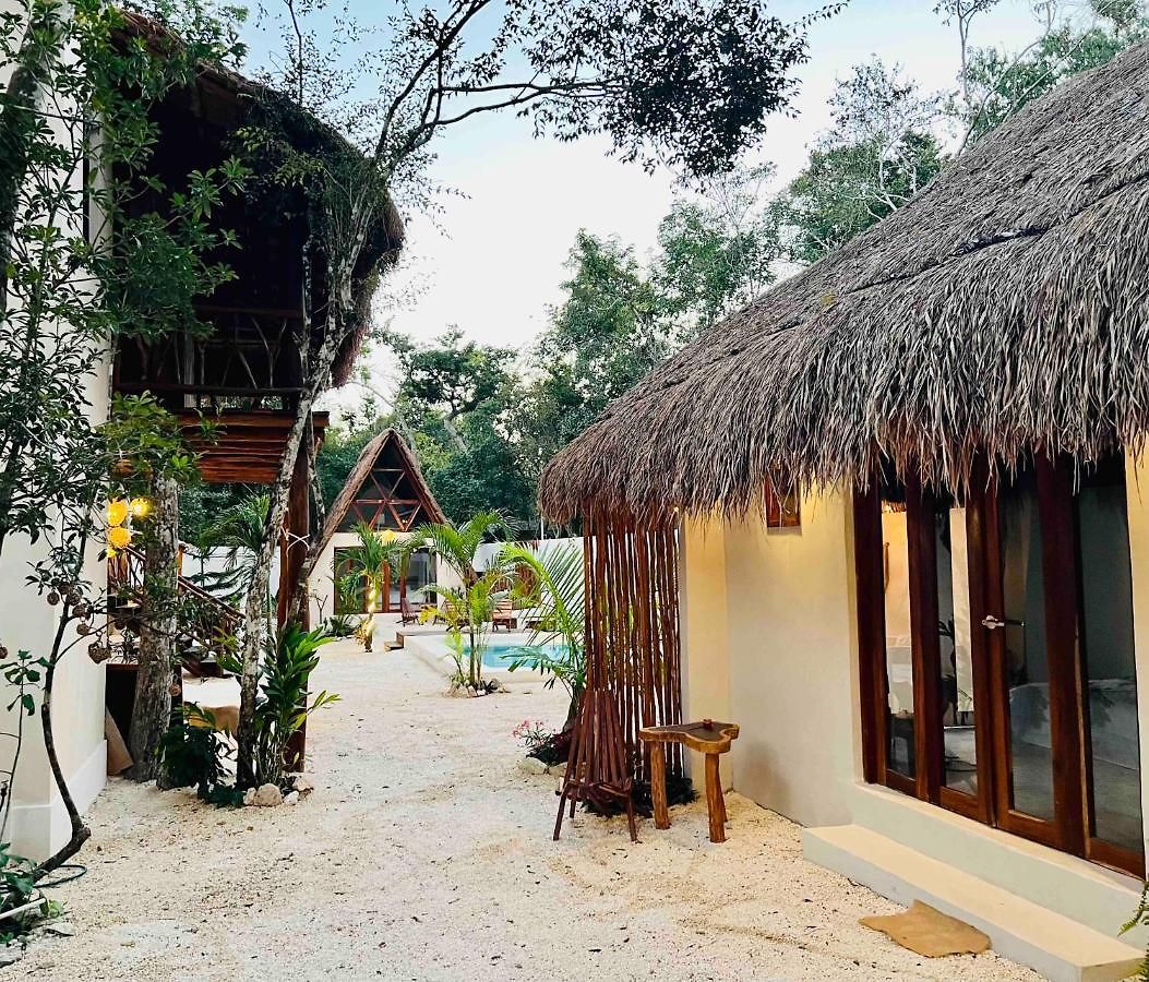 Tzunum Jade Lodge *