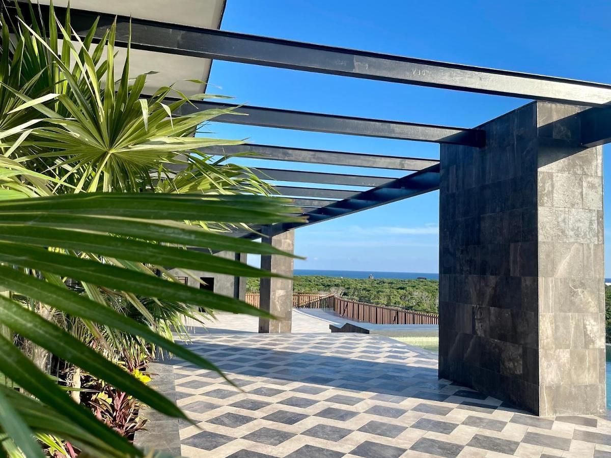 Ova * Tulum