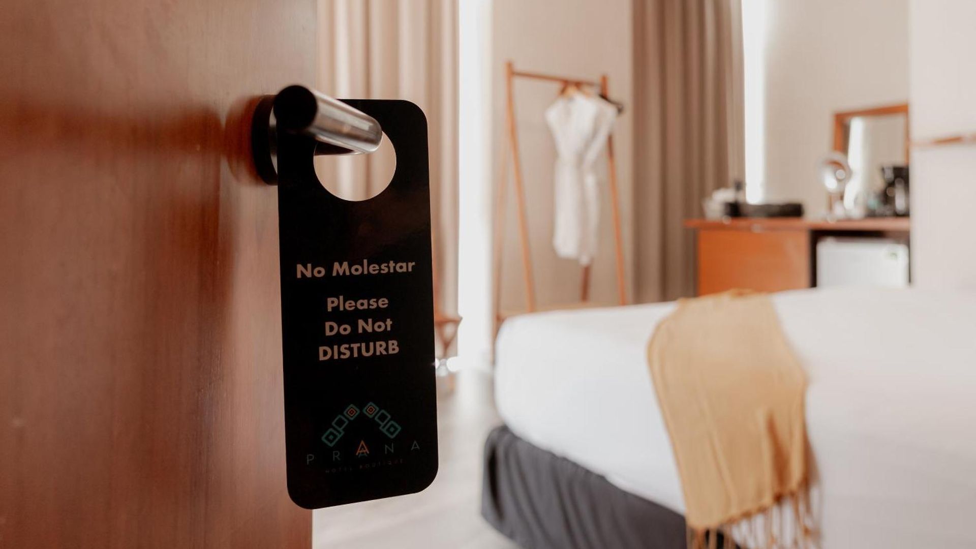 Prana Boutique 4*