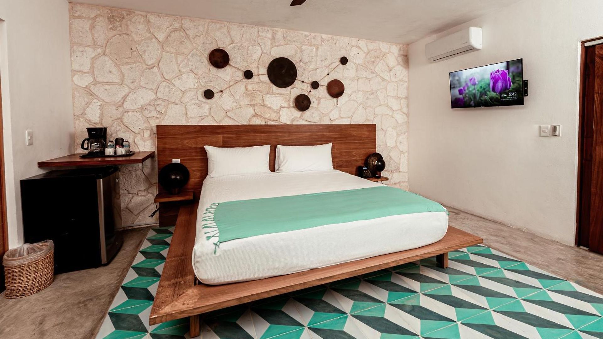 Prana Boutique 4*