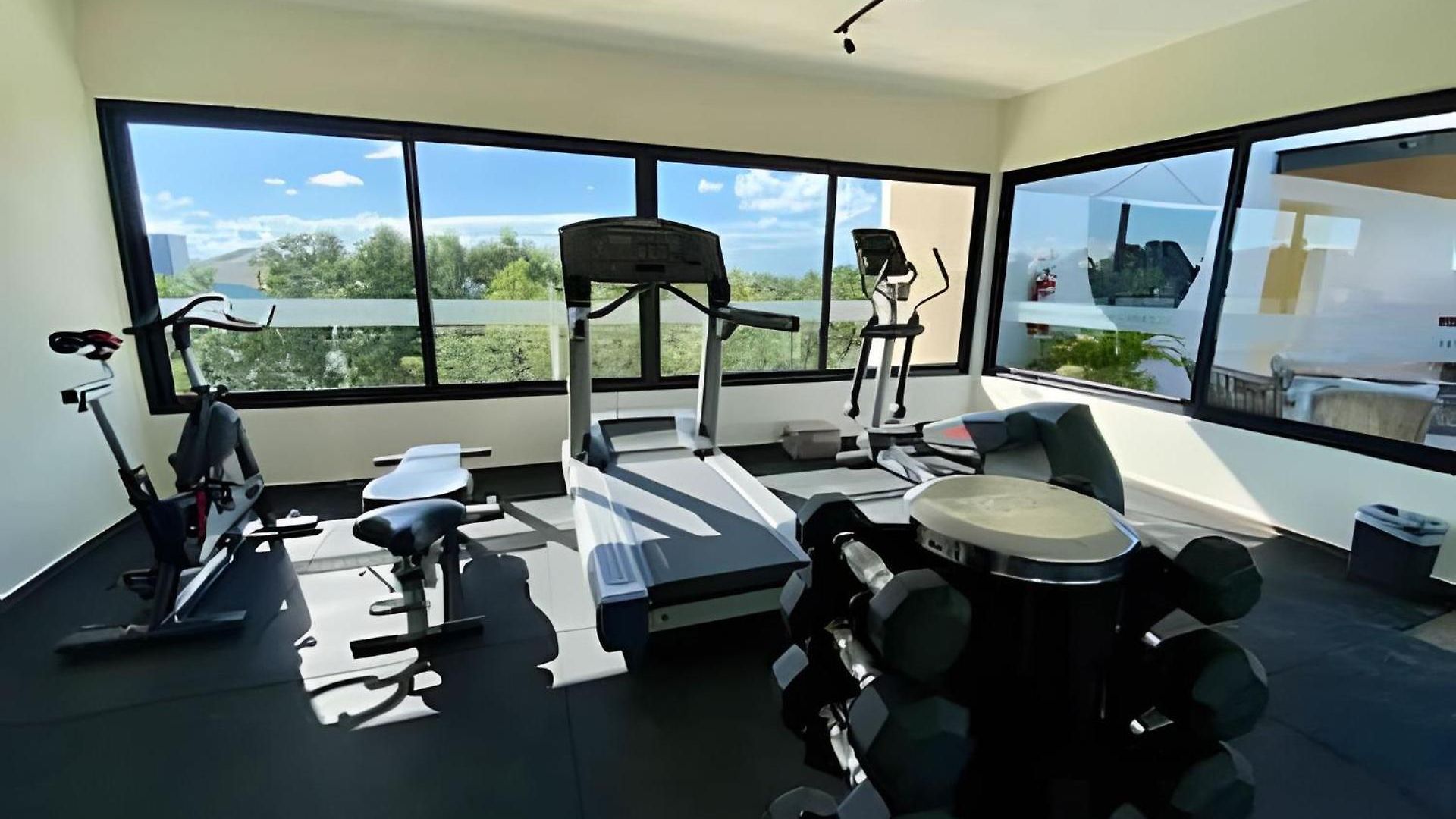 Exclusive Building Infinity Pool And Gym Restaurants And Bar District Nearby Сasa de vacaciones Tulum