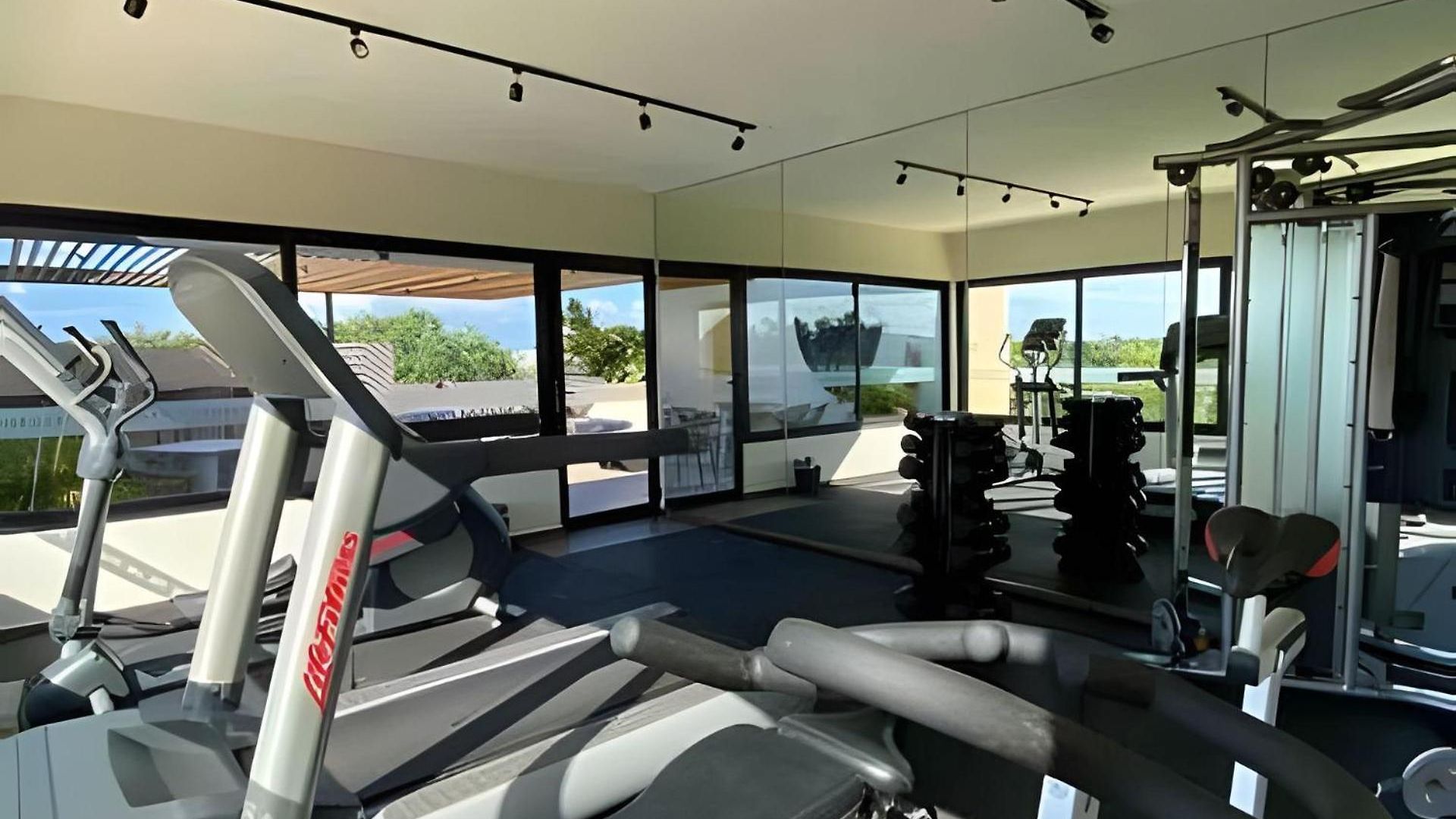 Exclusive Building Infinity Pool And Gym Restaurants And Bar District Nearby Сasa de vacaciones *