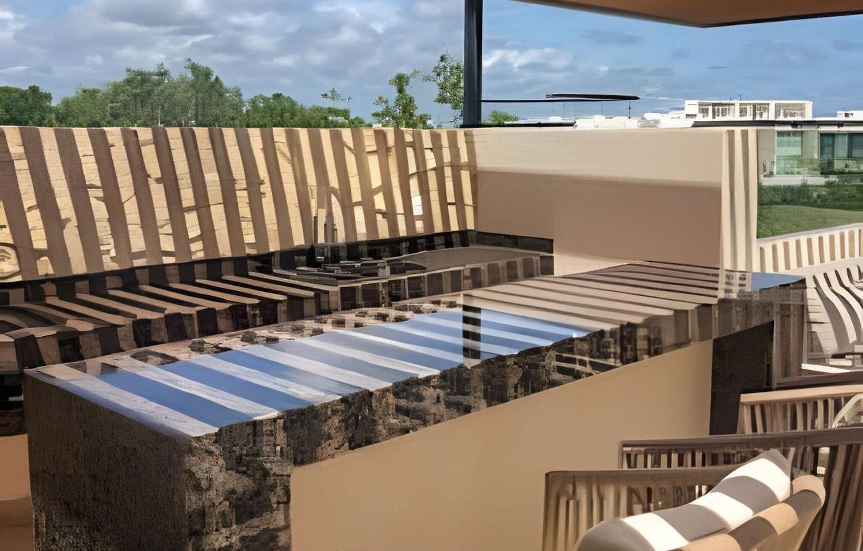 Exclusive Building Infinity Pool And Gym Restaurants And Bar District Nearby Tulum
