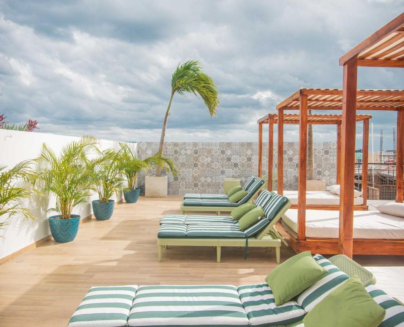 Apartment Downtown Penthouse With Private Pool, Rooftop Pool And Gym, Short Distance From Beaches, Restaurants & Nightlife *