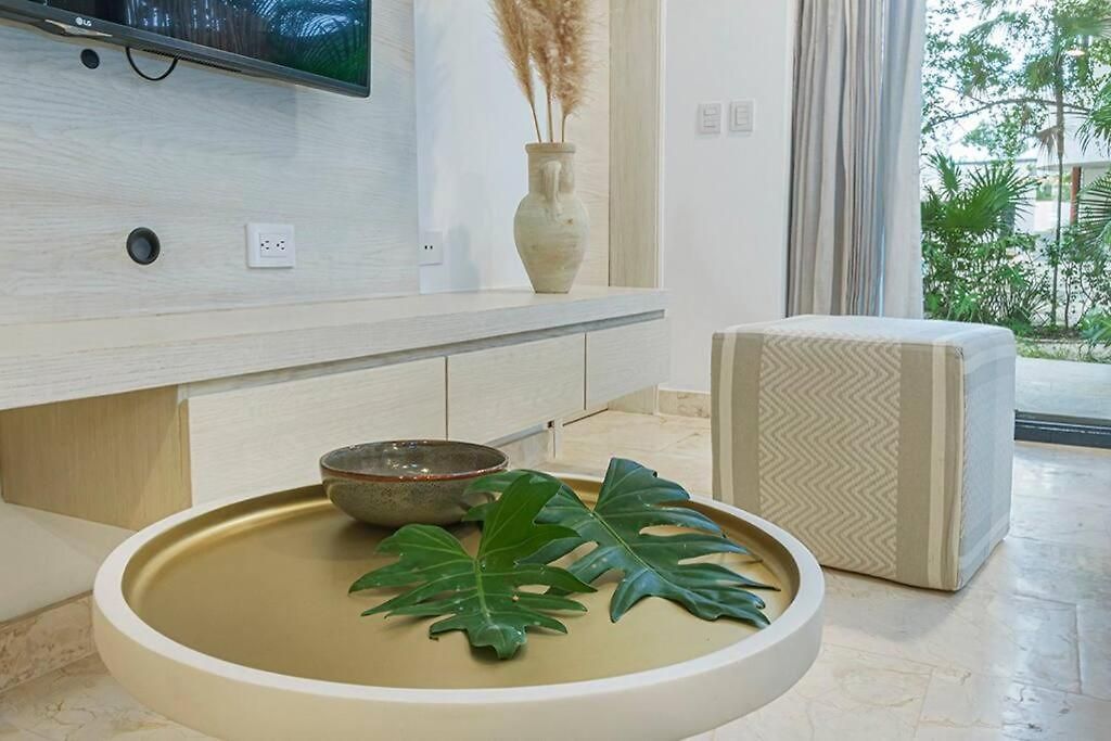 2 Bedroom + Private Pool And Roof Top Terrace Apartment