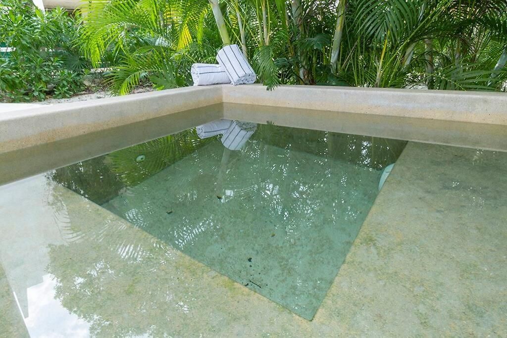 2 Bedroom + Private Pool And Roof Top Terrace Apartment *