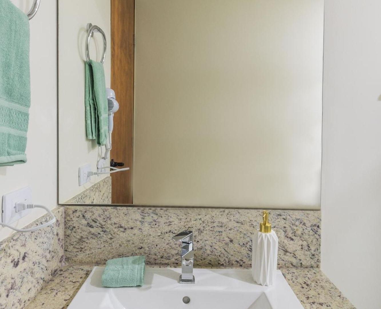 Apartment Downtown Penthouse With Private Pool, Rooftop Pool And Gym, Short Distance From Beaches, Restaurants & Nightlife *