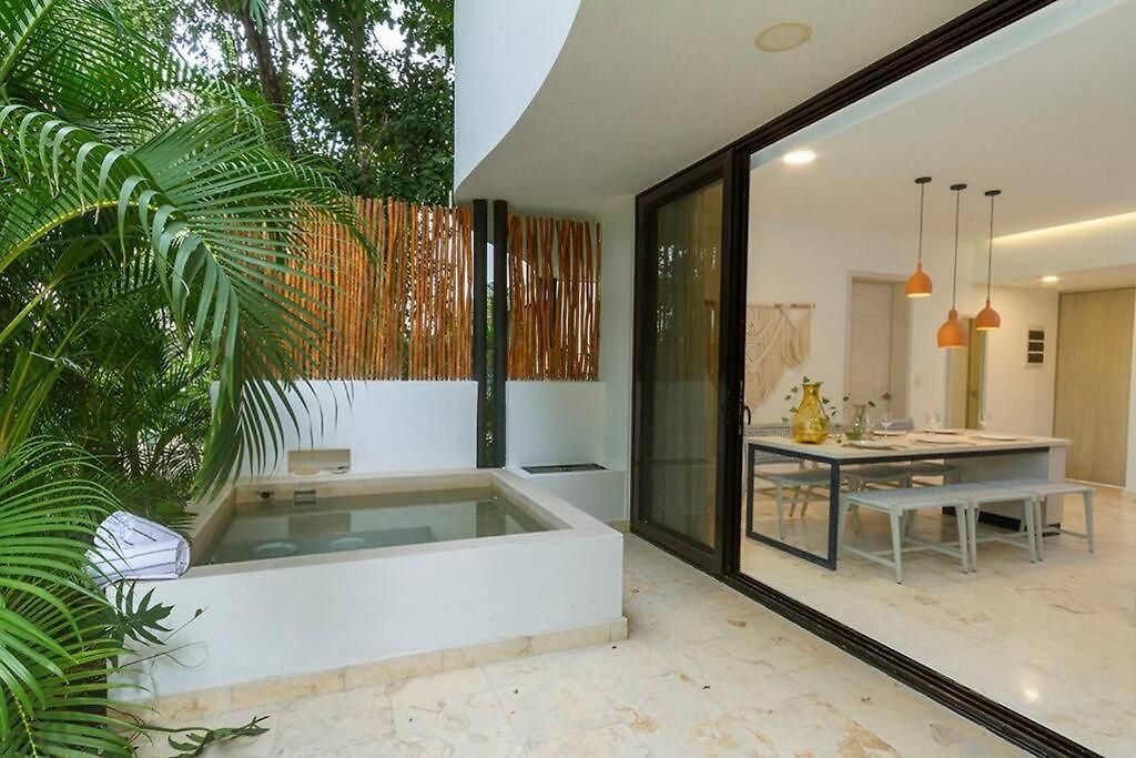 Apartment 2 Bedroom + Private Pool And Roof Top Terrace *