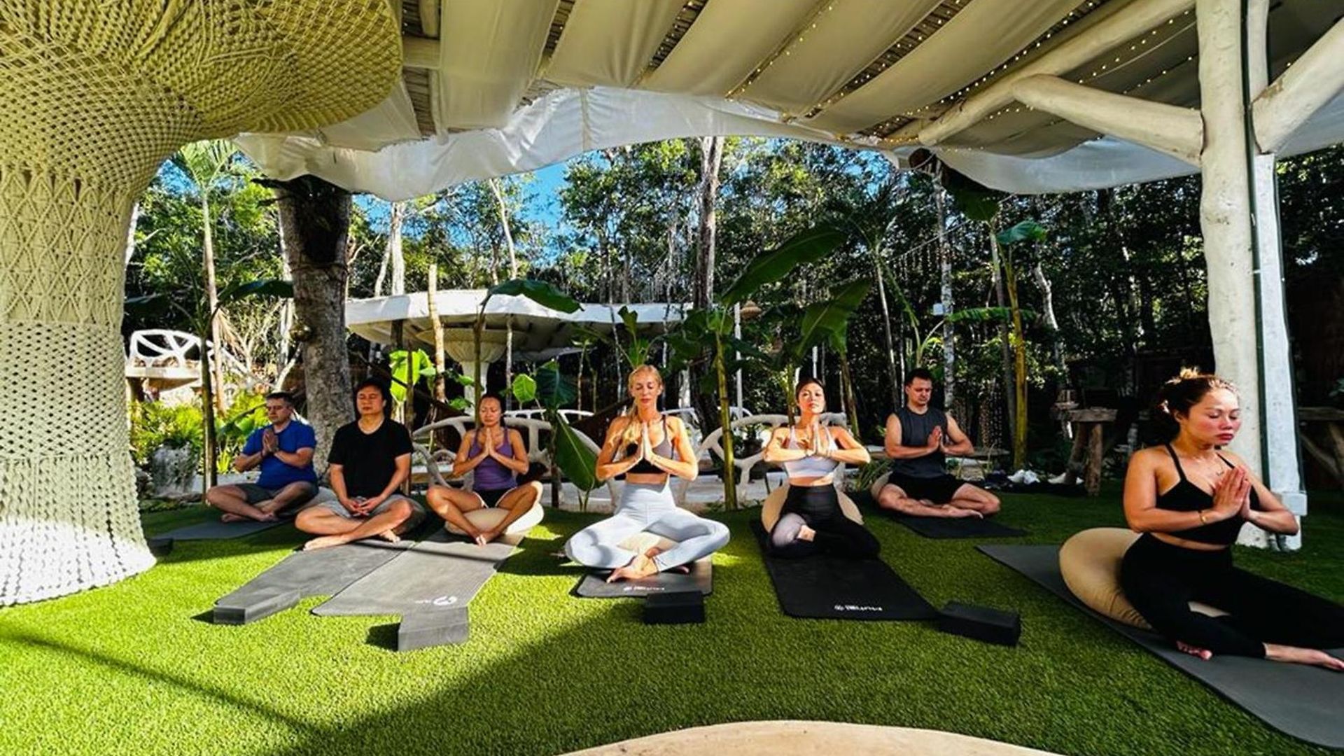 The Yellow Nest Hotel 5*