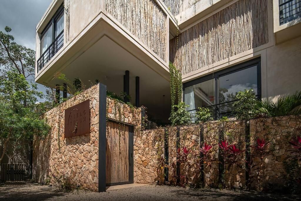 New 2 Bd With Private Balcony Apartamento *