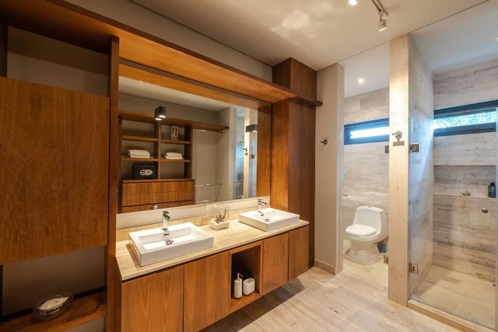 New 2 Bd With Private Balcony *