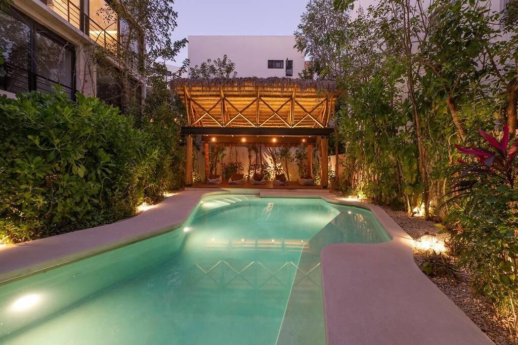 New 2 Bd With Private Balcony *