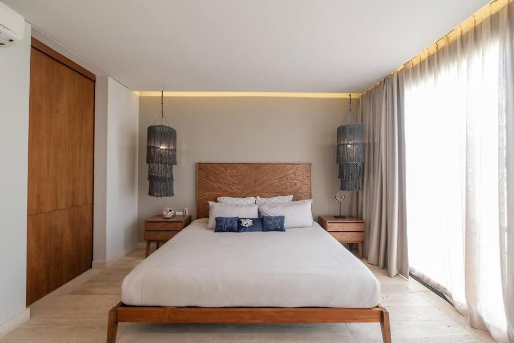 New 2 Bd With Private Balcony *