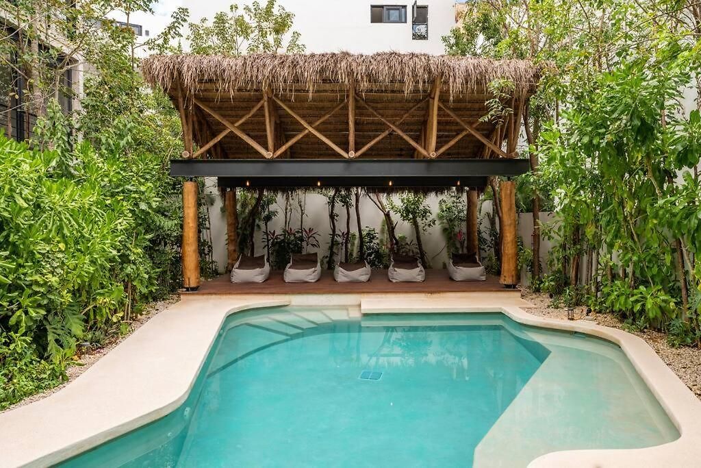 New 2 Bd With Private Balcony Apartamento