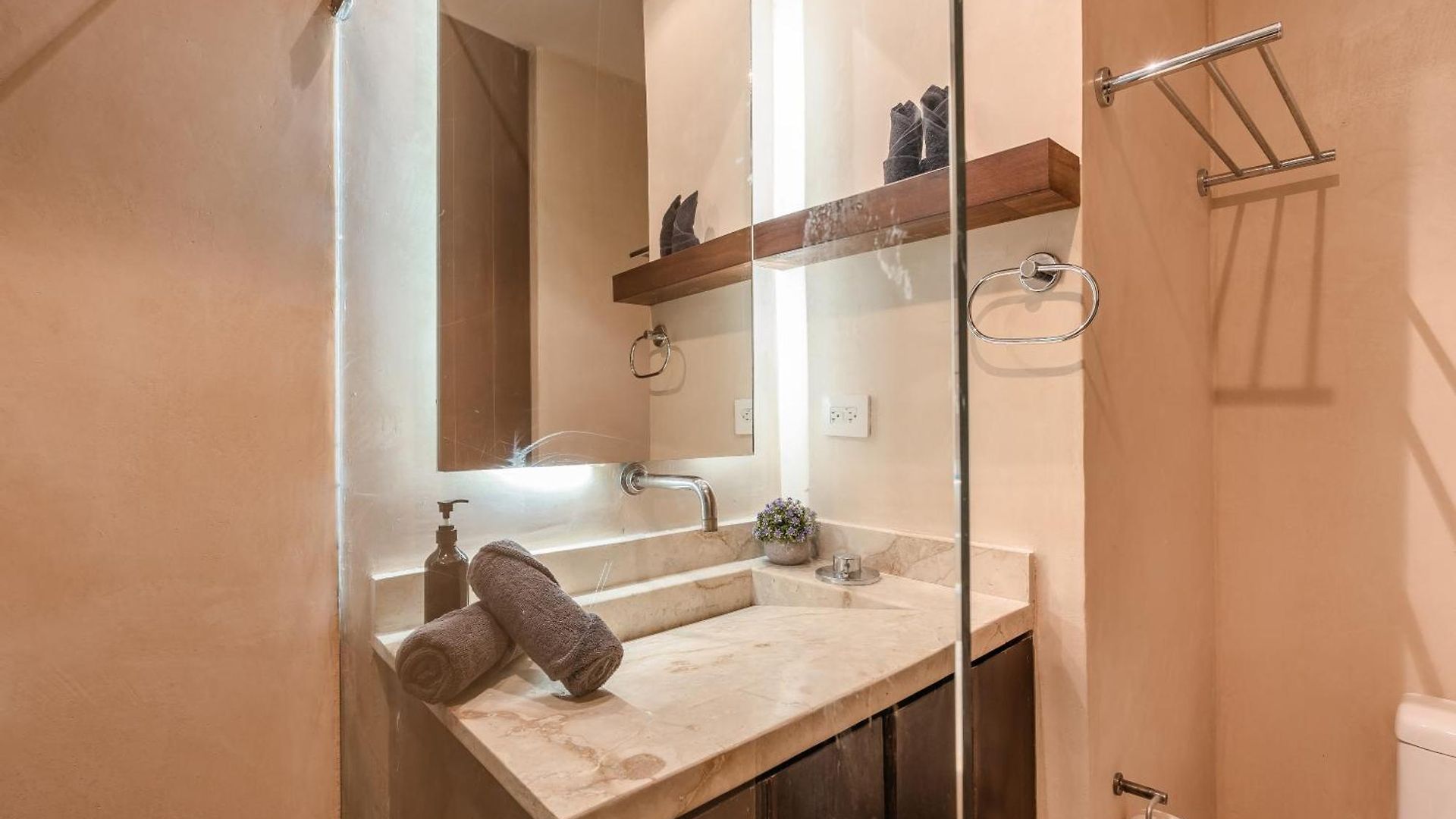 Monet - Free Pass & Bikes & Private Pool & 24hrs Security *