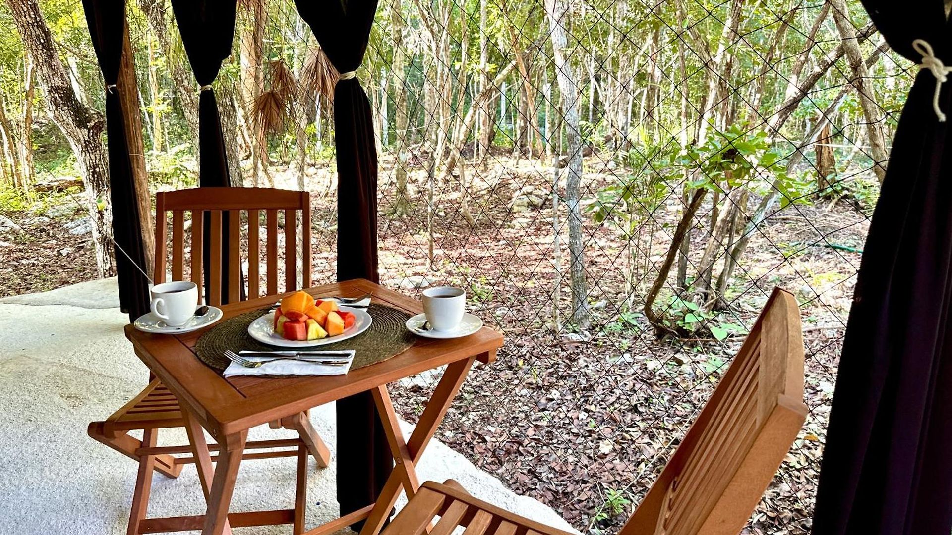 Camping Glamping Bunga Lotus *